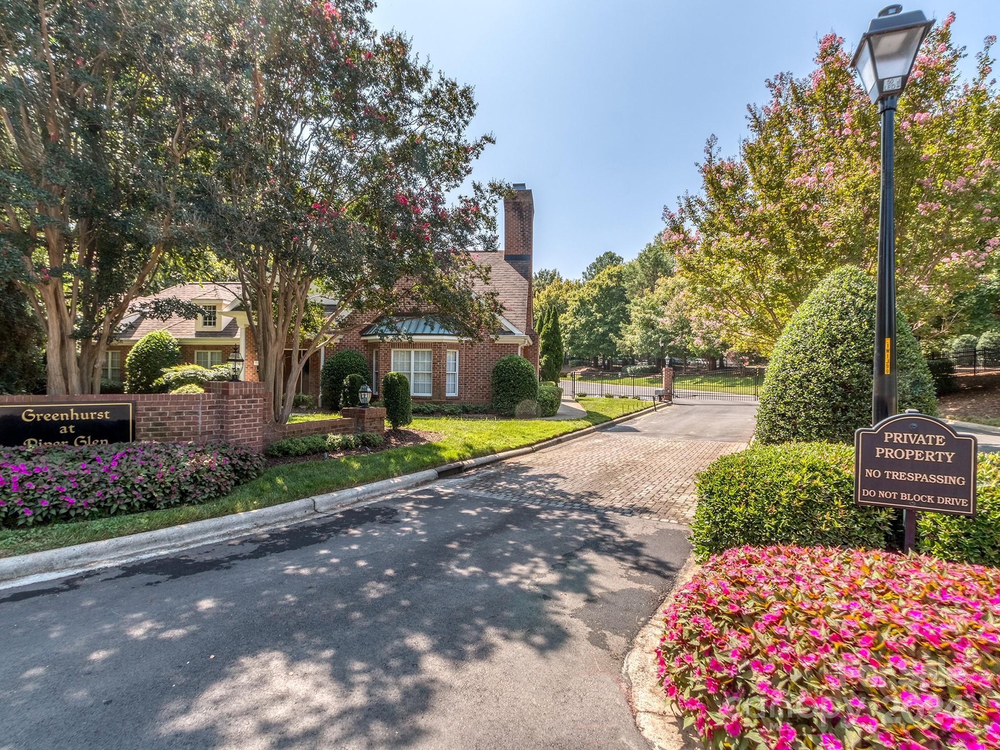 Hurstbourne Green Dr, Charlotte, NC 28277