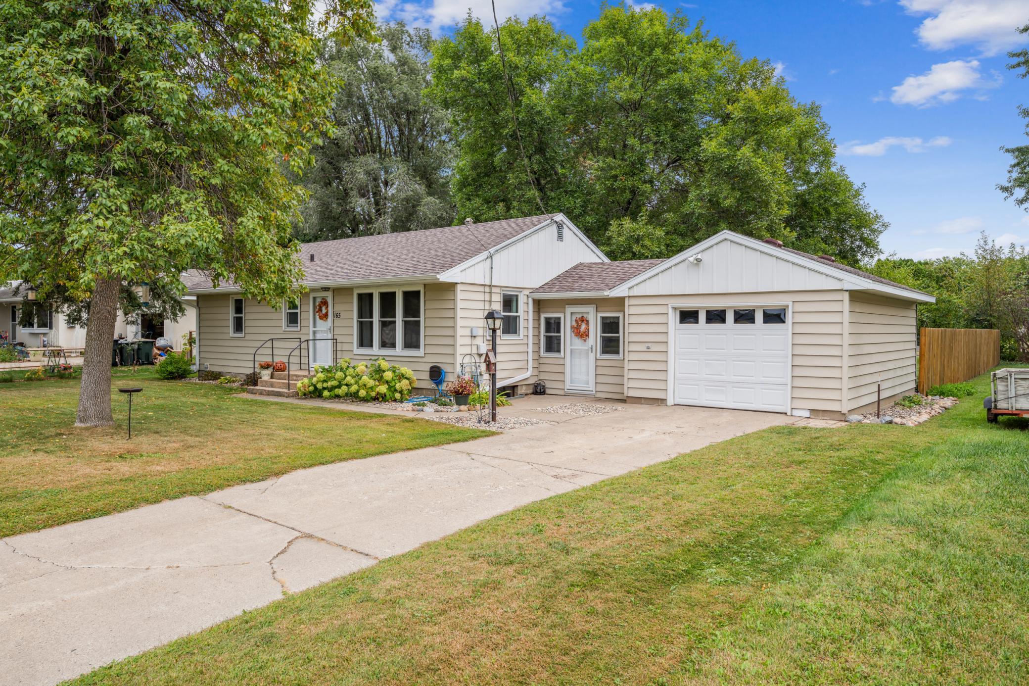 Pleasant Ave, Annandale, MN 55302
