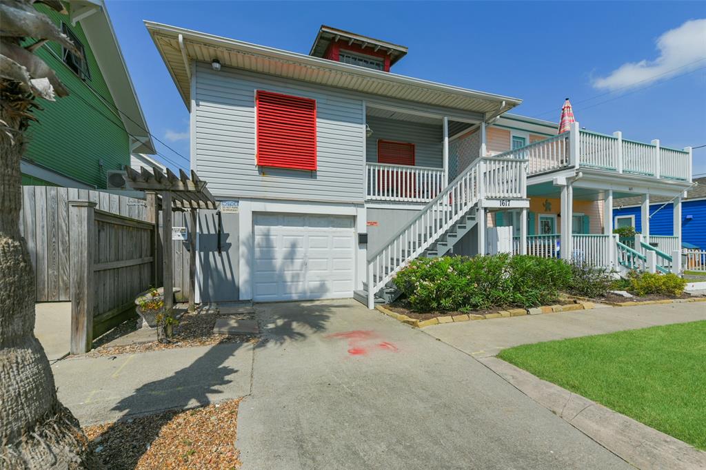 16th St, Galveston, TX 77550