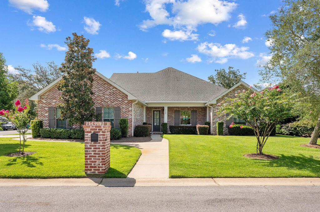 Windlake Dr, Niceville, FL 32578