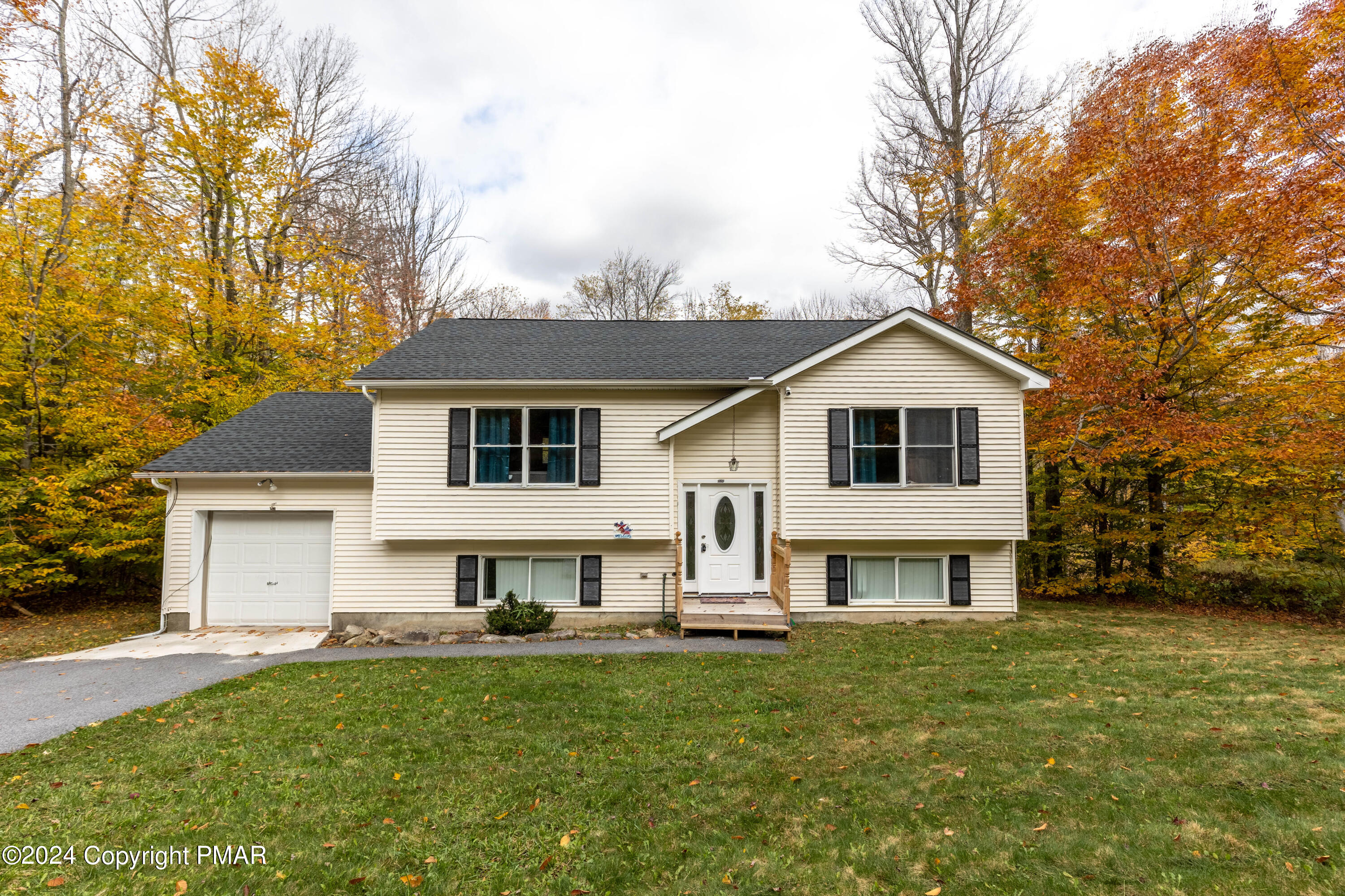 Cedar Ln, Tobyhanna, PA 18466