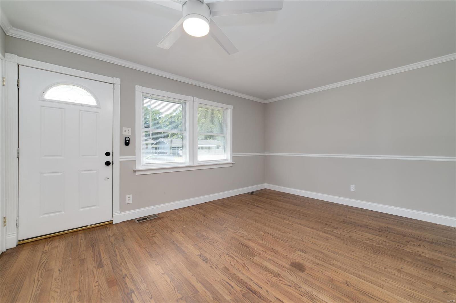 Rogers Ln, Florissant, MO 63033