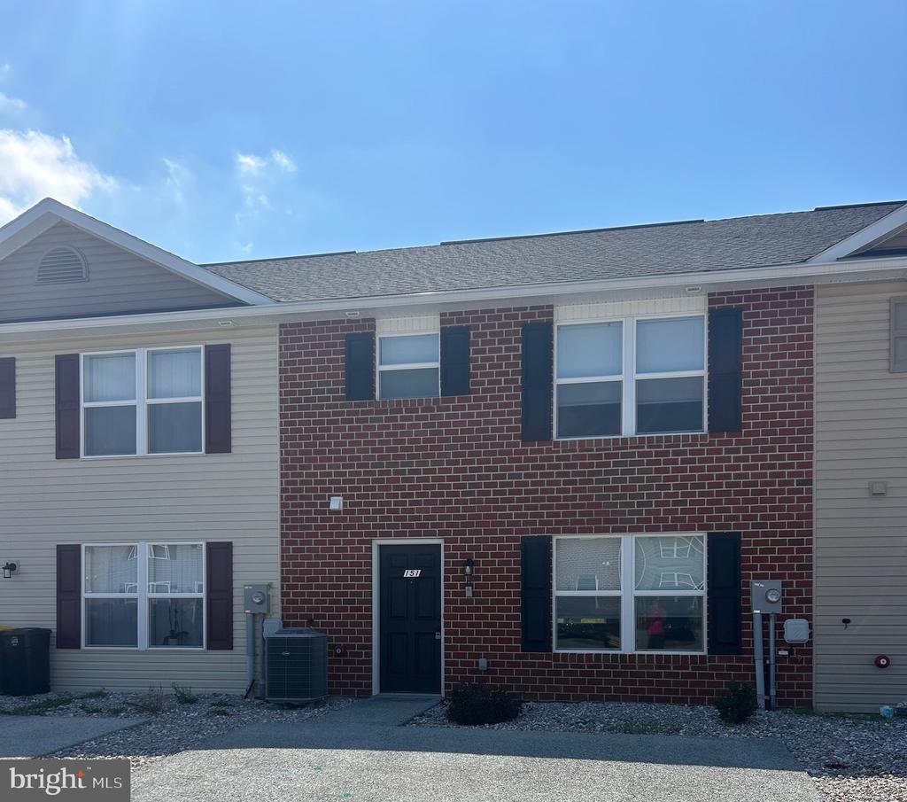 Delano Dr, Chambersburg, PA 17201