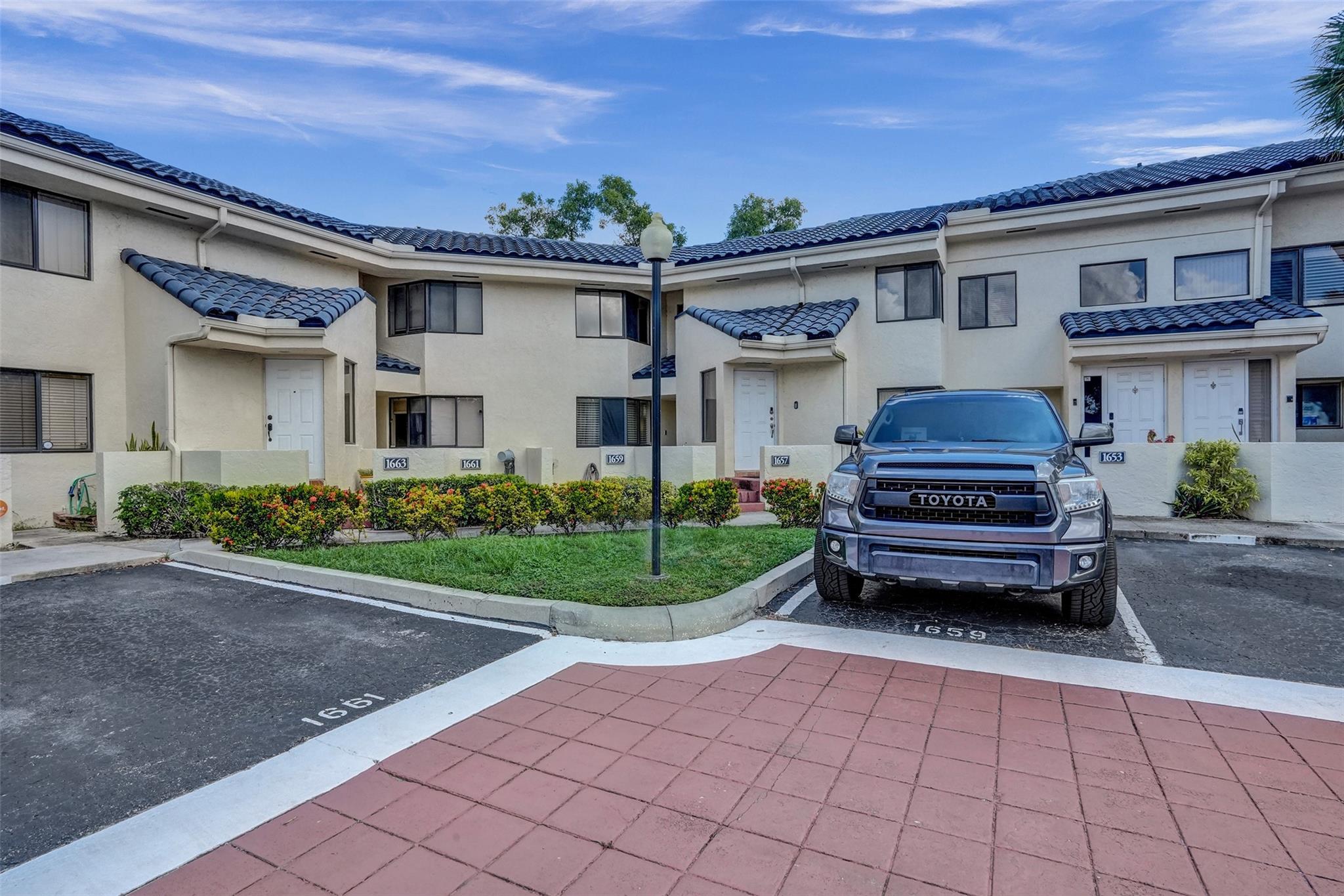 81st Way, Plantation, FL 33322