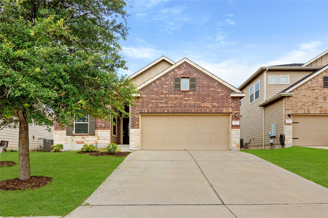 Golden Eagle Ln, Leander, TX 78641