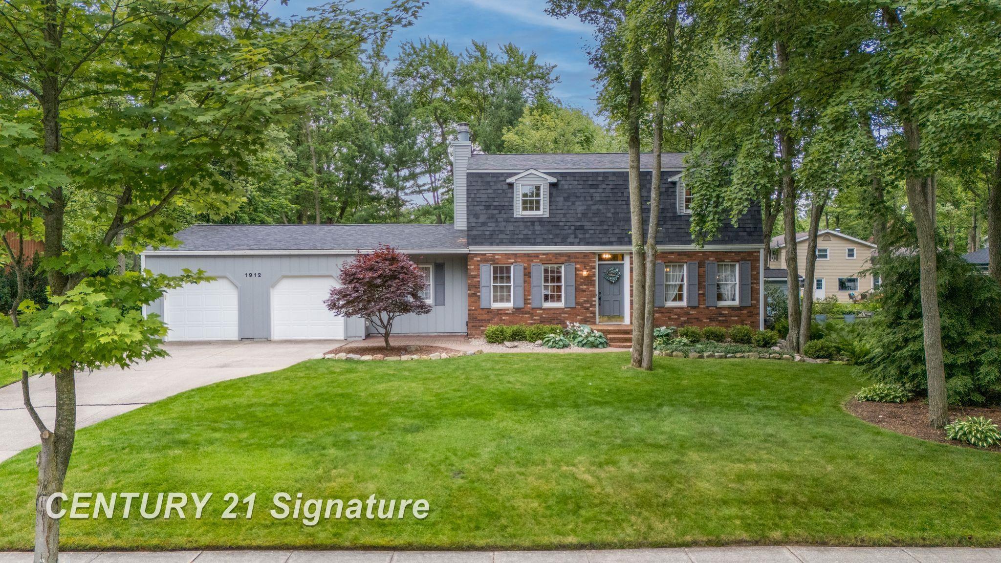 Candlestick Ln, Midland, MI 48642