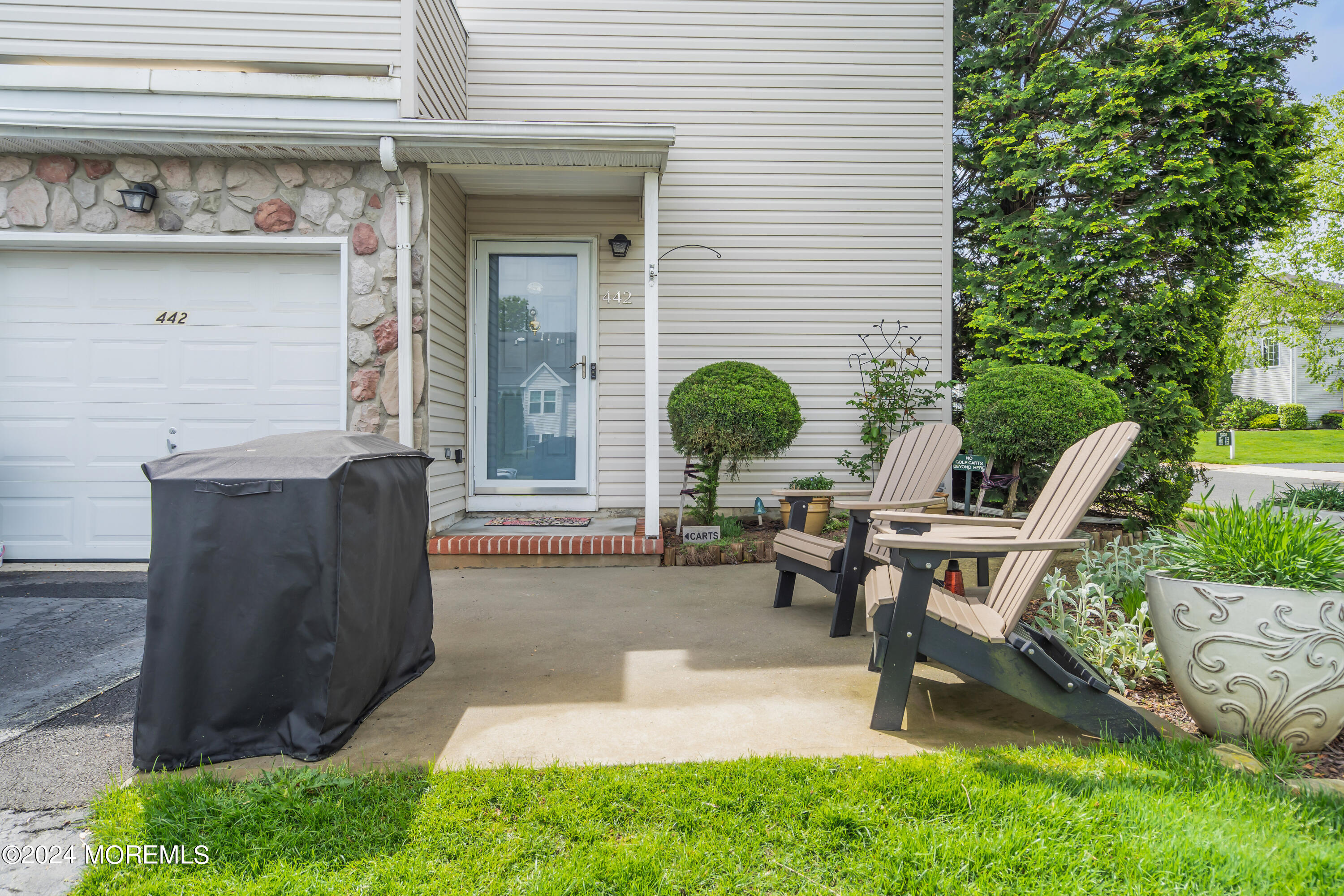 Deuce Dr, Wall Township, NJ 07719