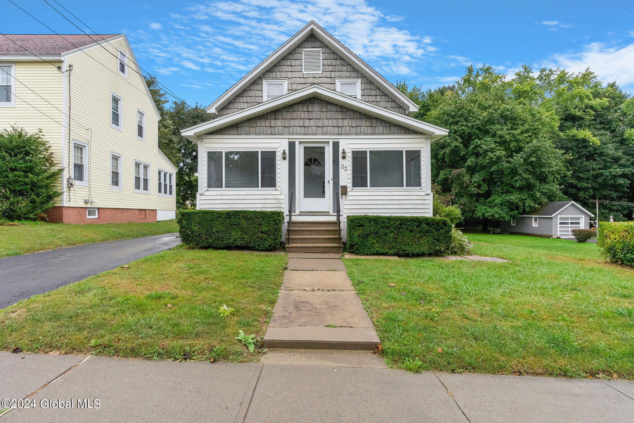 Henrietta Blvd, Amsterdam, NY 12010