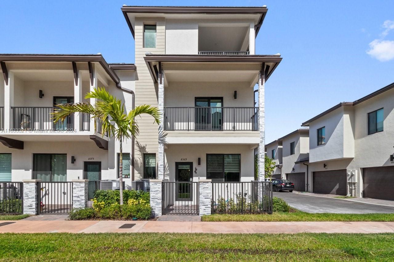 43rd St, Miami, FL 33166