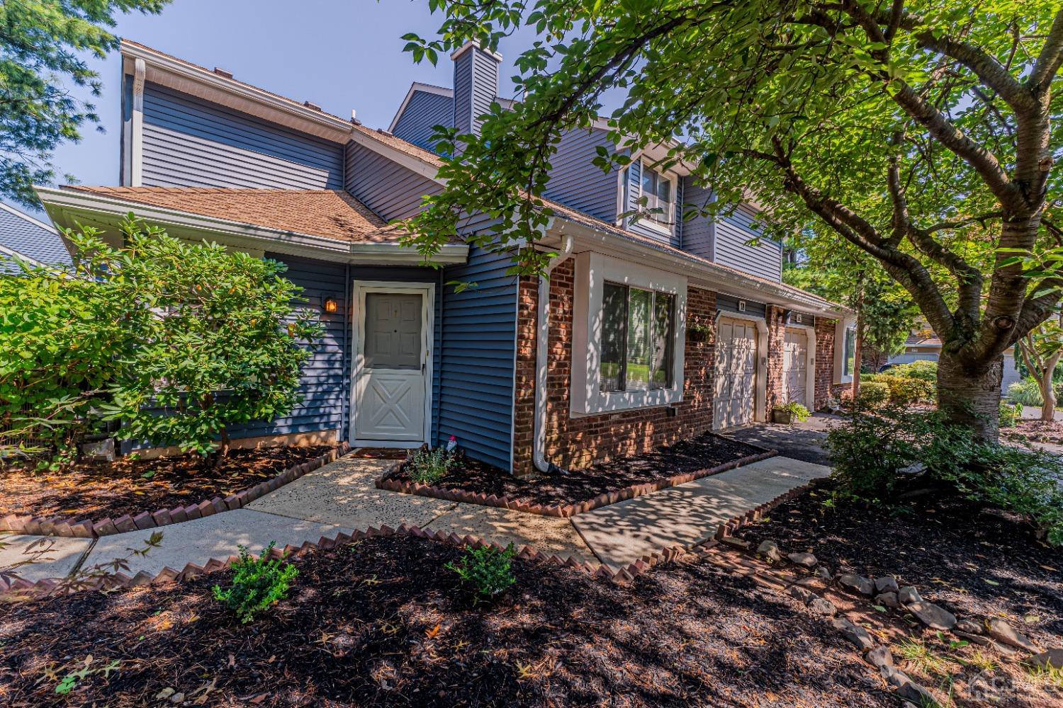 Driftwood Dr, Somerset, NJ 08873