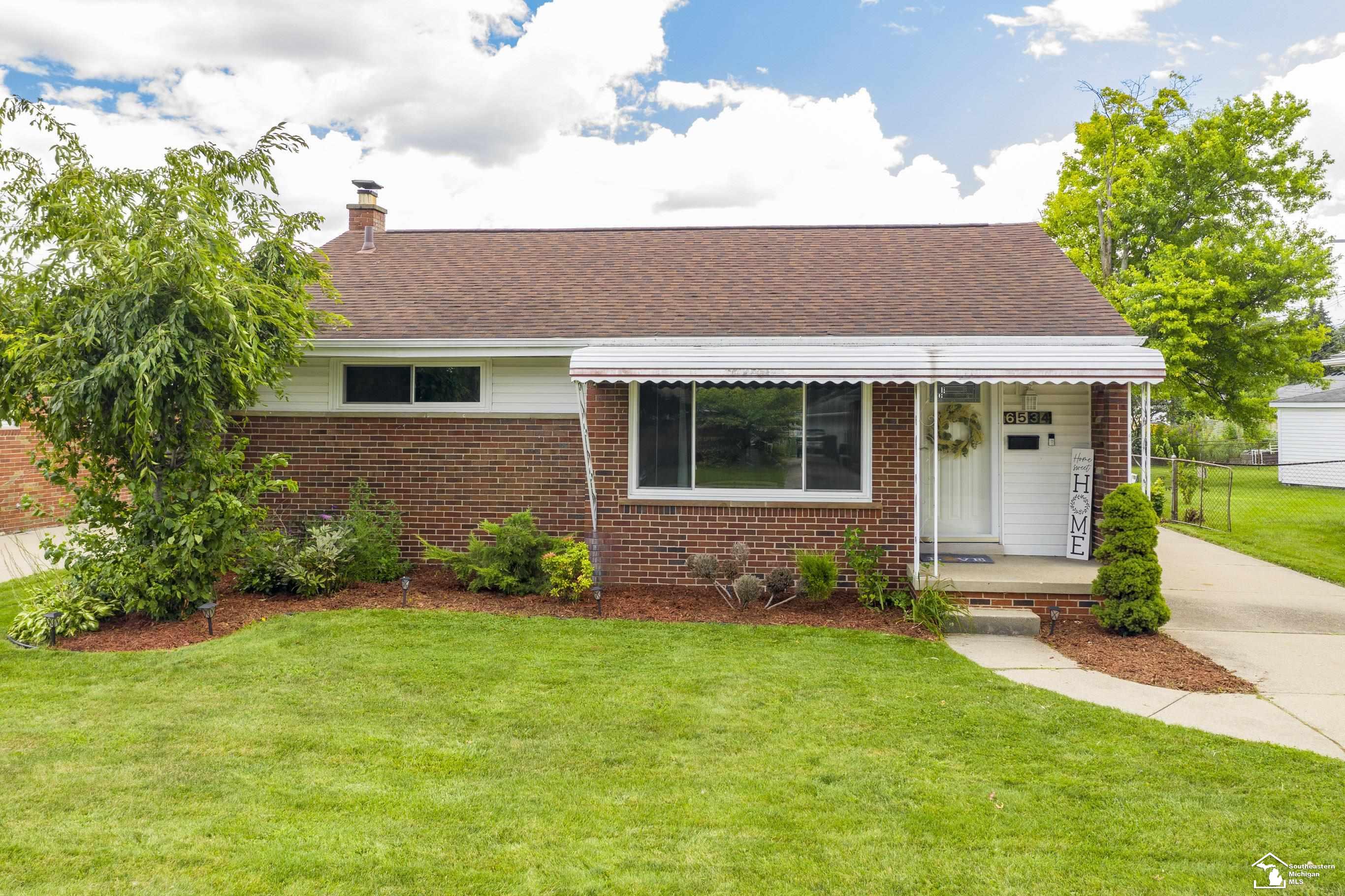 Cardwell St, Garden City, MI 48135