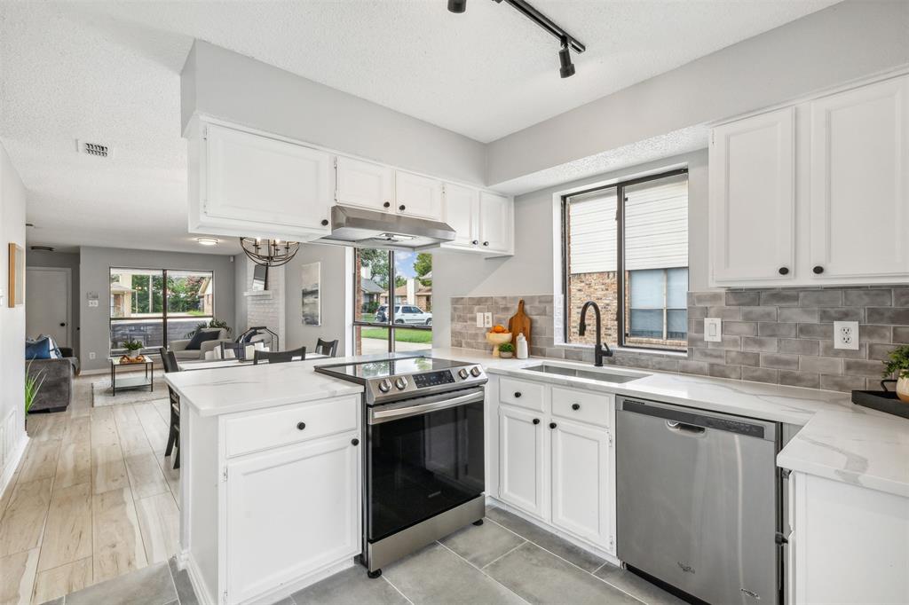 Cancun Dr, North Richland Hills, TX 76180