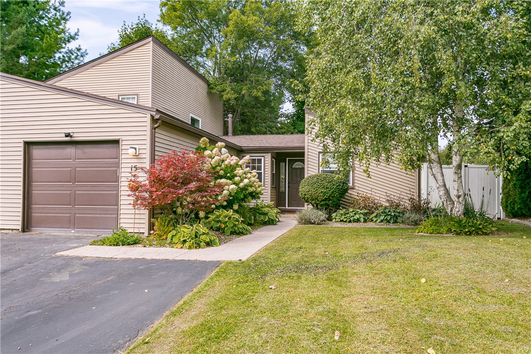 Jacaranda Ct, Penfield, NY 14526