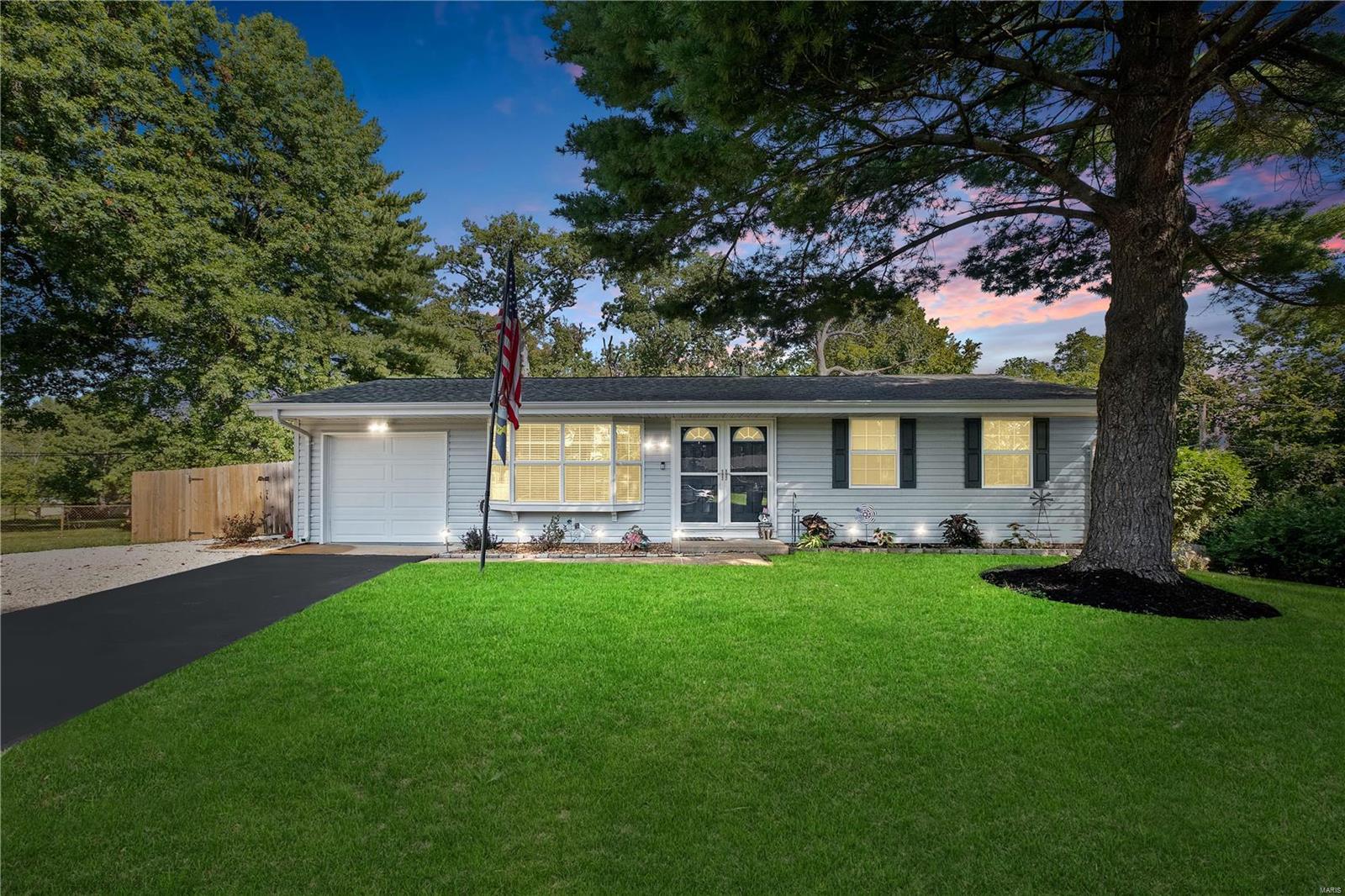 Bordeaux Ct, Ballwin, MO 63011