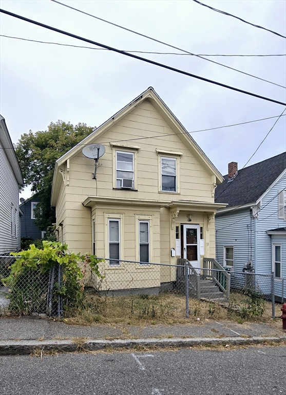 Hudson St, Lowell, MA 01852