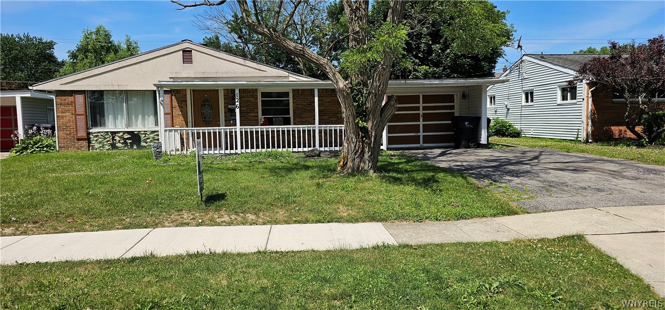 Burnside Dr, Tonawanda, NY 14150