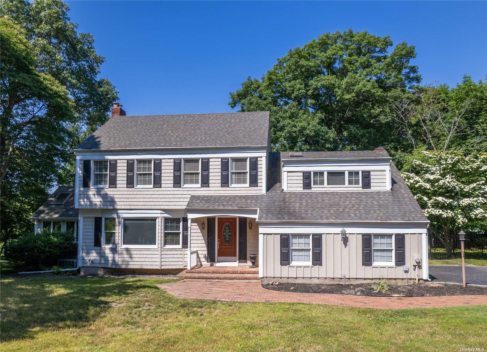 Woodthrush Ct, Miller Place, NY 11764