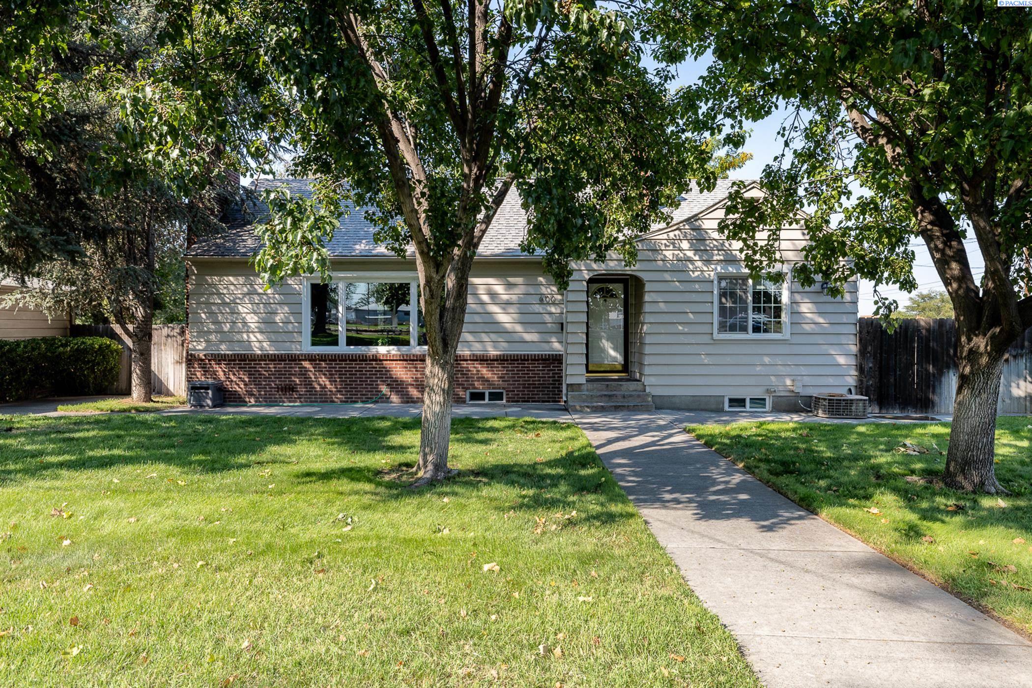 Entiat Ave, Kennewick, WA 99336