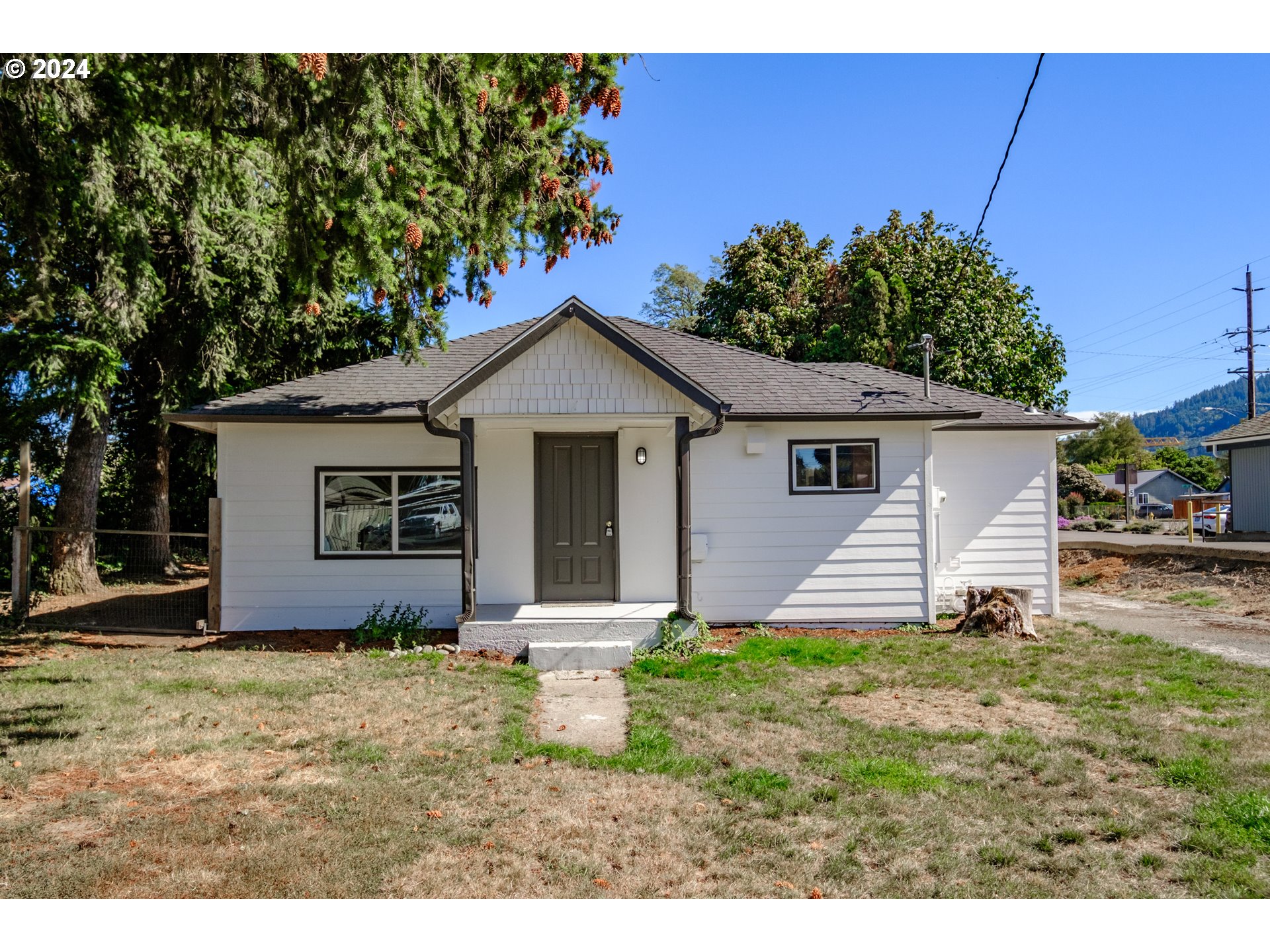 6th St, Lyons, OR 97358