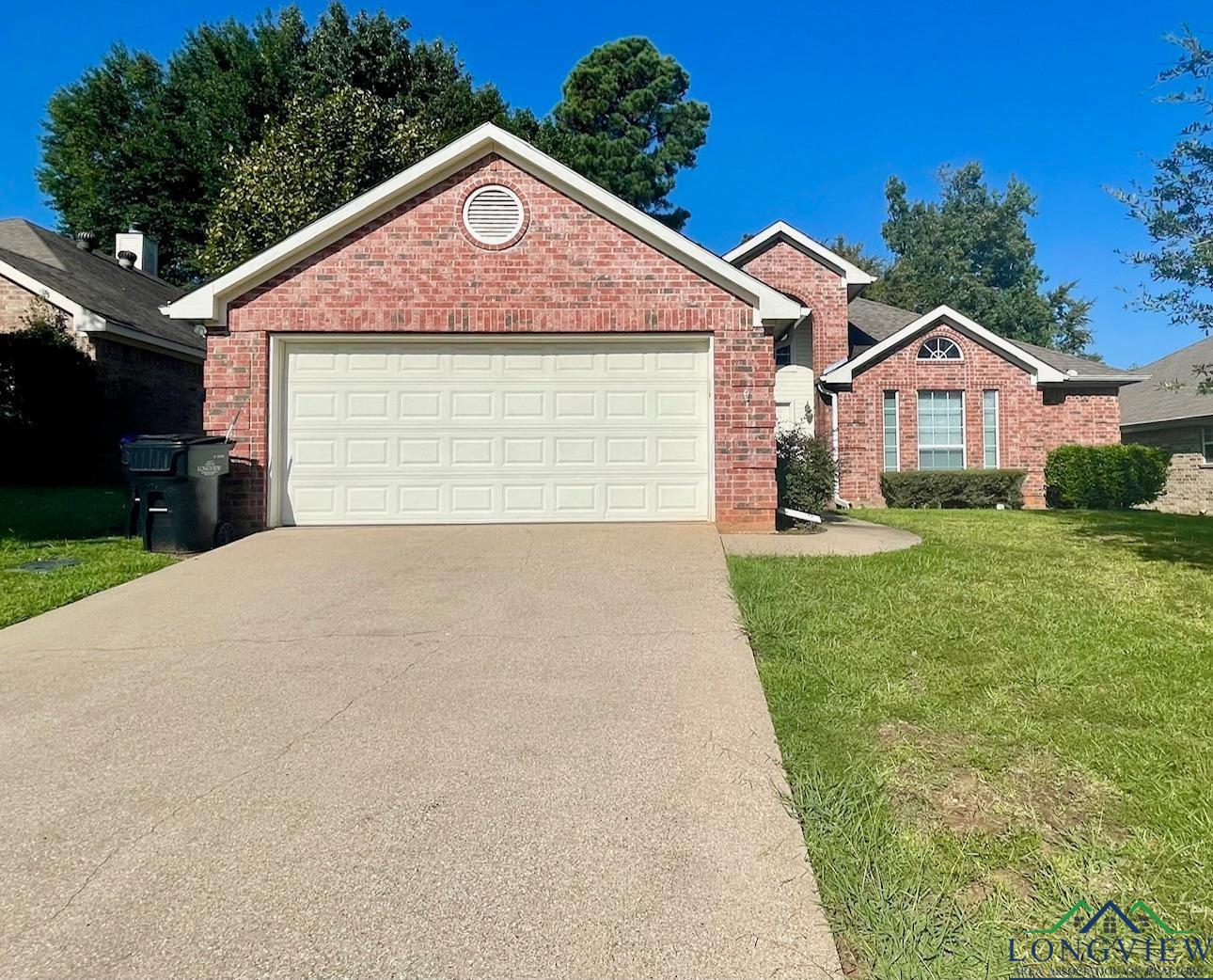 Oakleigh St, Longview, TX 75605