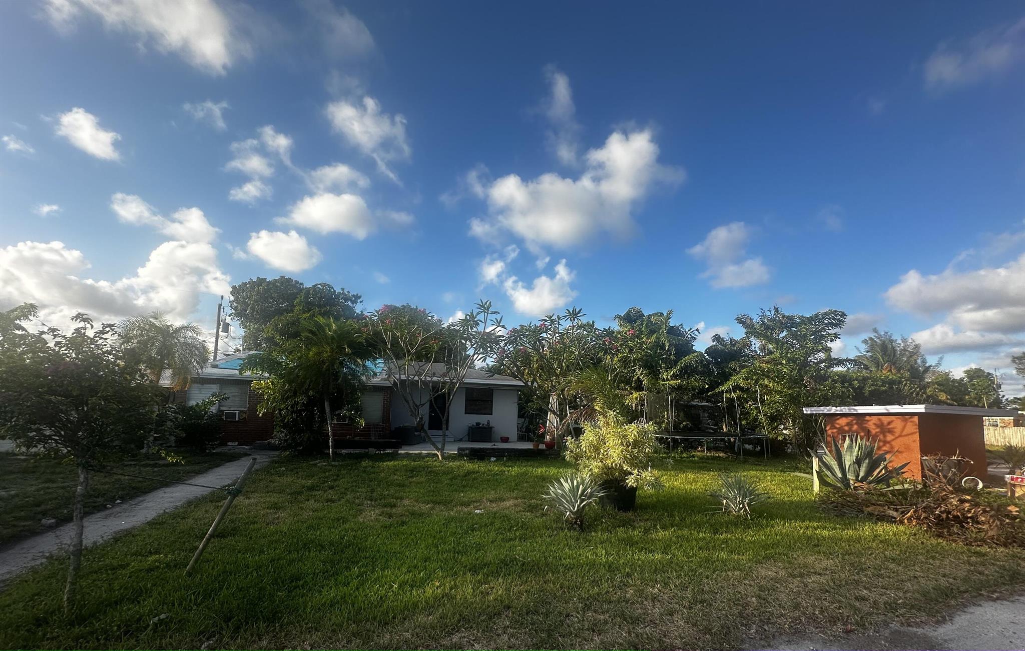 Allison Ct, Lake Worth, FL 33461