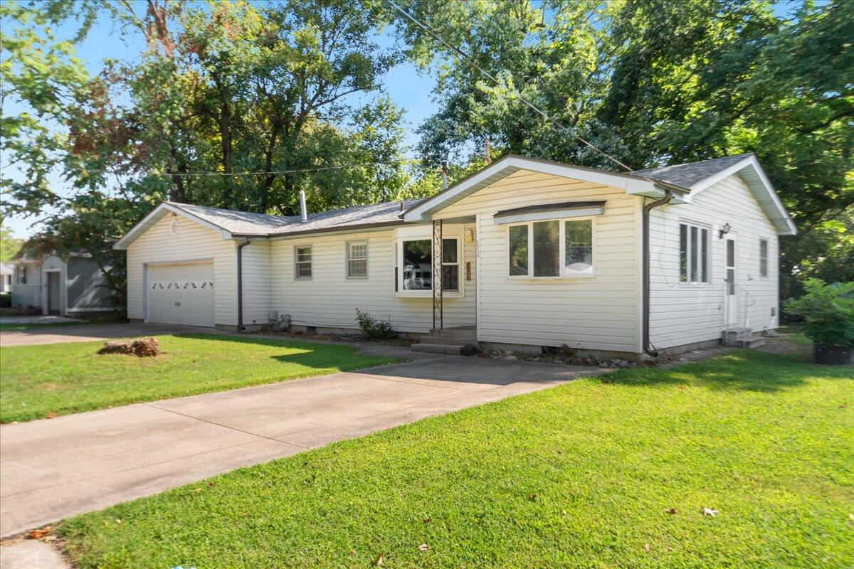 Jefferson Ave, Springfield, MO 65807