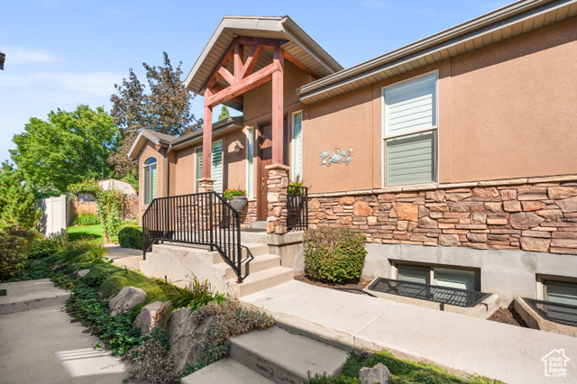 Sky Pines Ct, Salt Lake City, UT 84117
