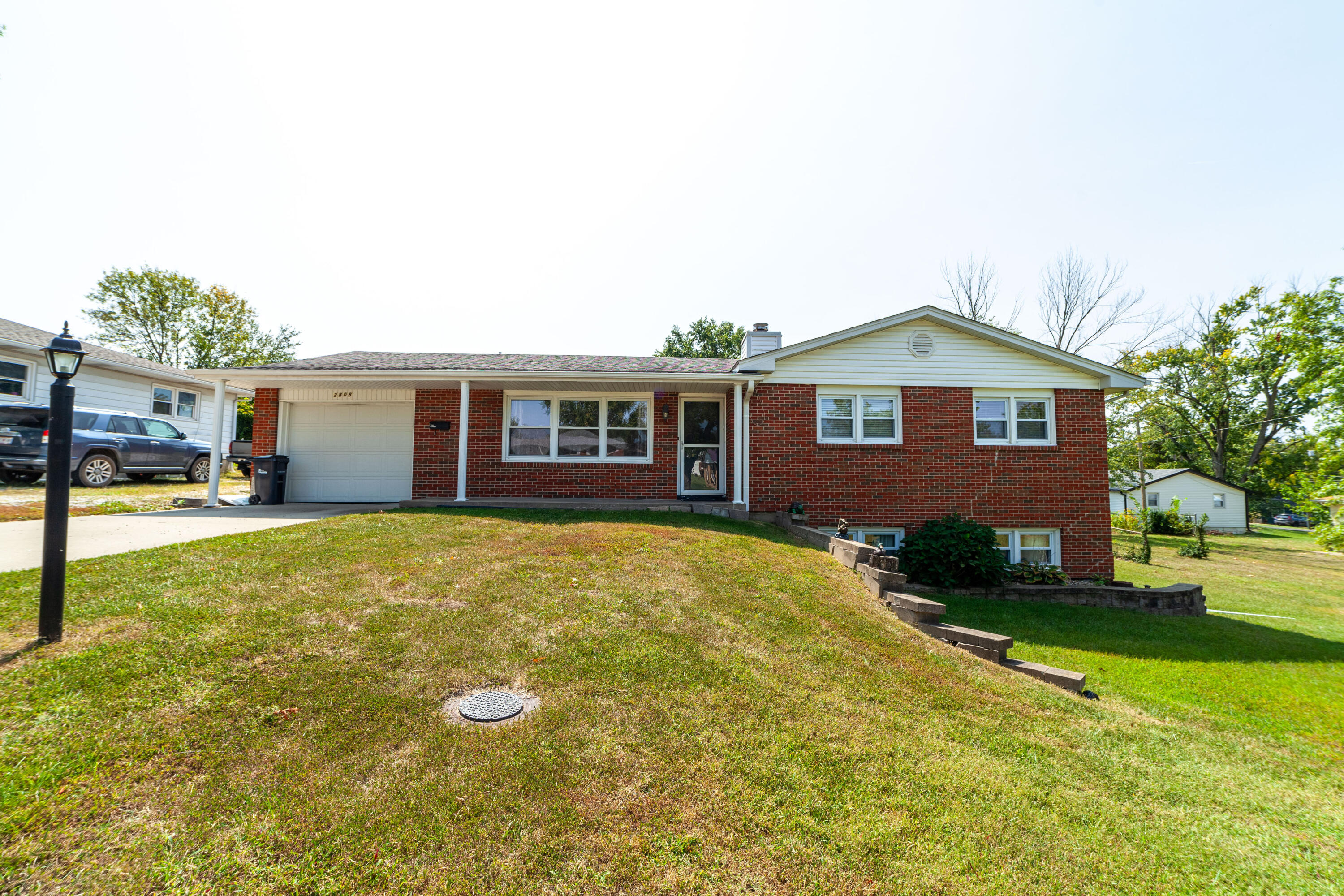 Skyview Rd, Columbia, MO 65202