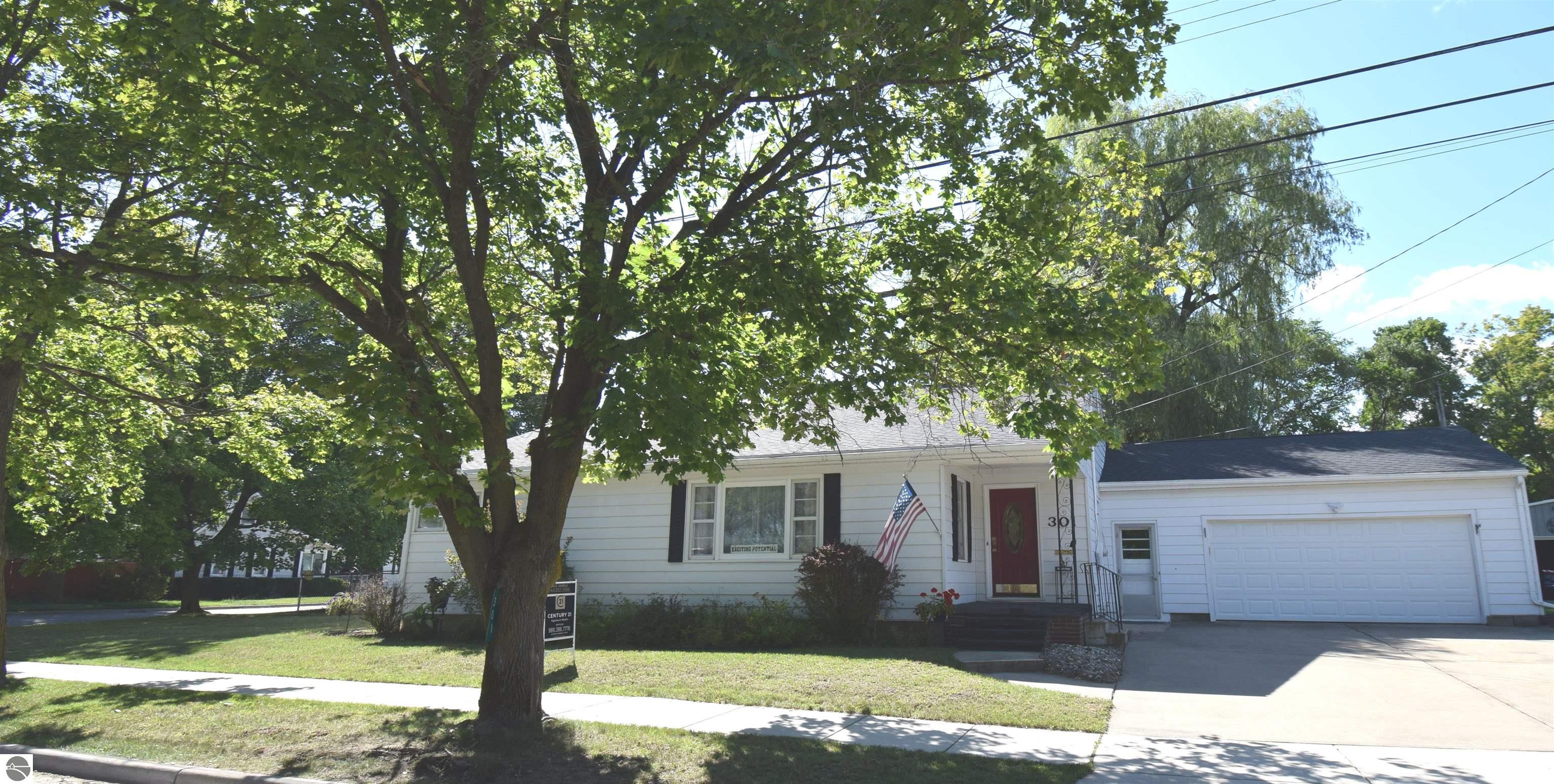 John R St, Clare, MI 48617