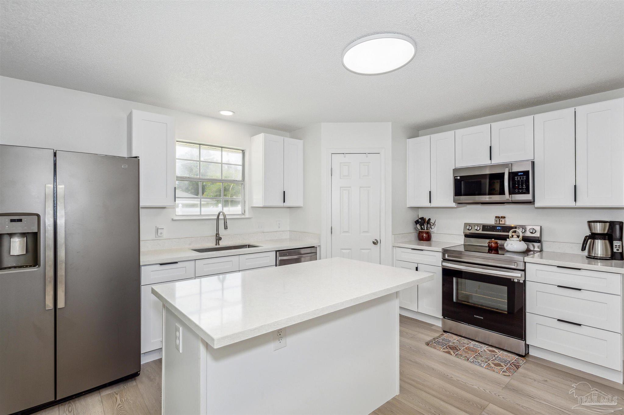 Winners Cir, Cantonment, FL 32533