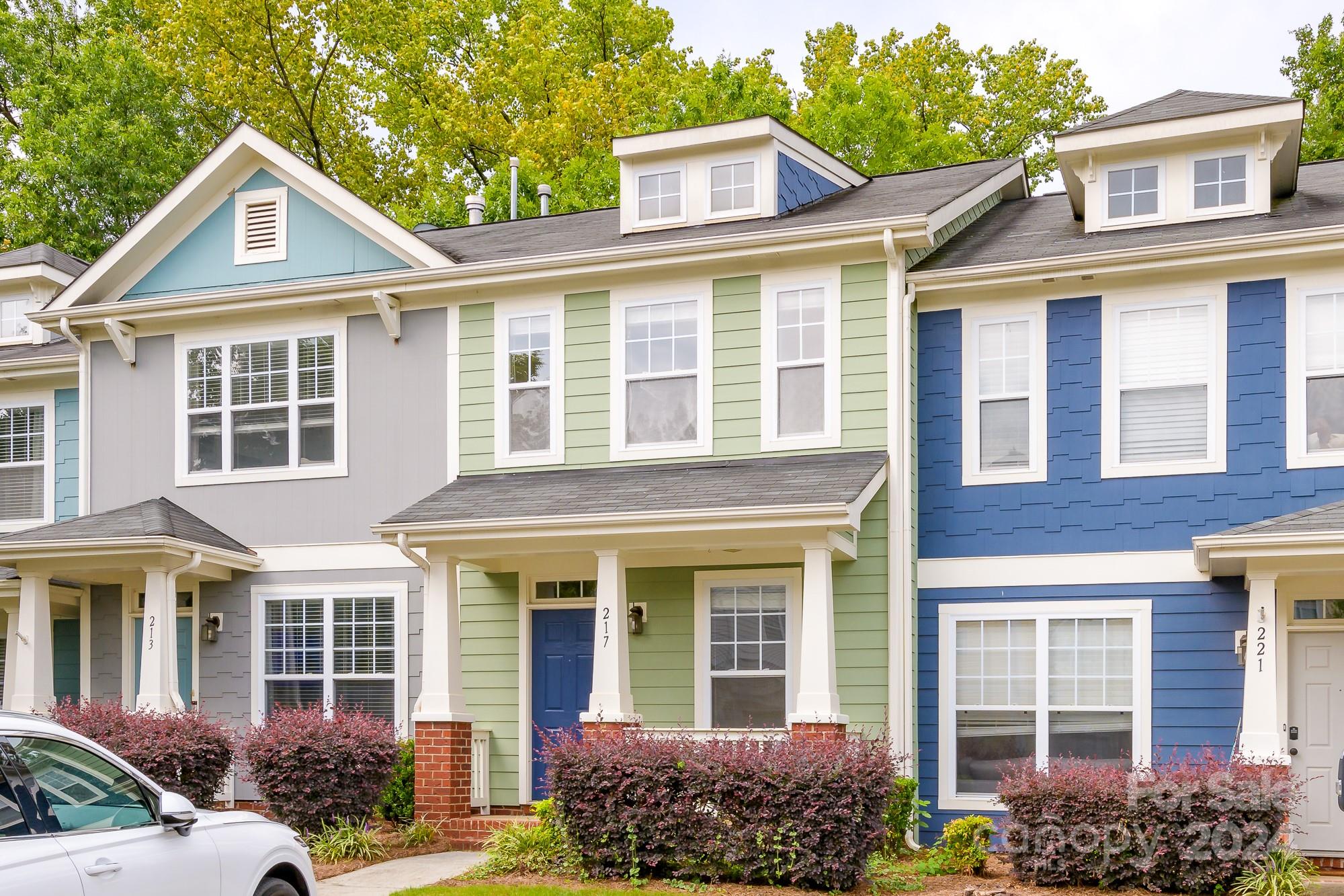 Hurston Cir, Charlotte, NC 28208