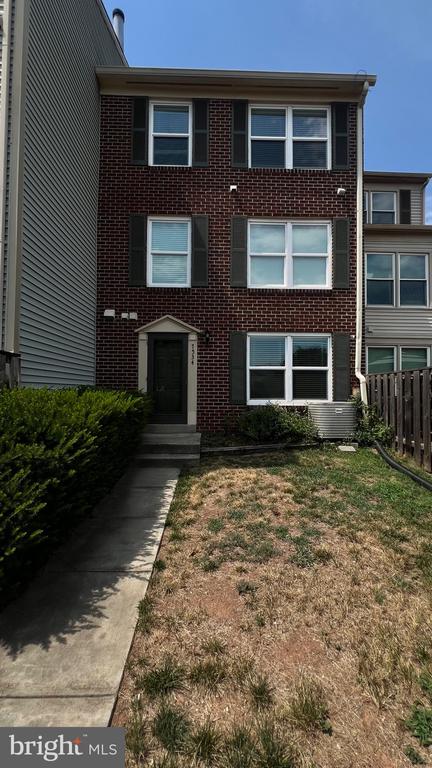 Emerald Dr, Manassas, VA 20109