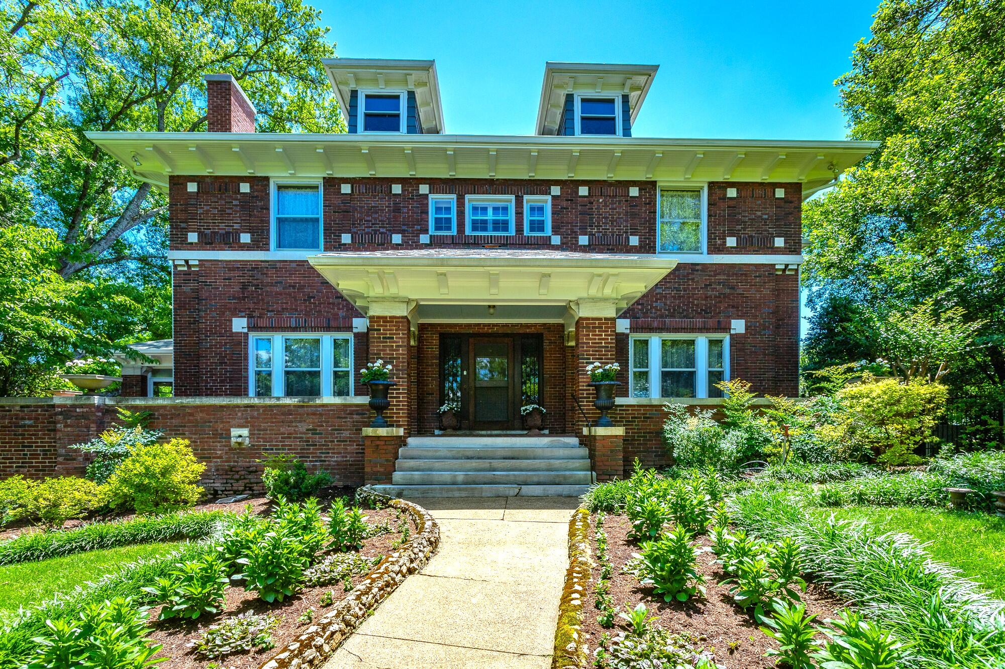 Crest Rd, Chattanooga, TN 37404