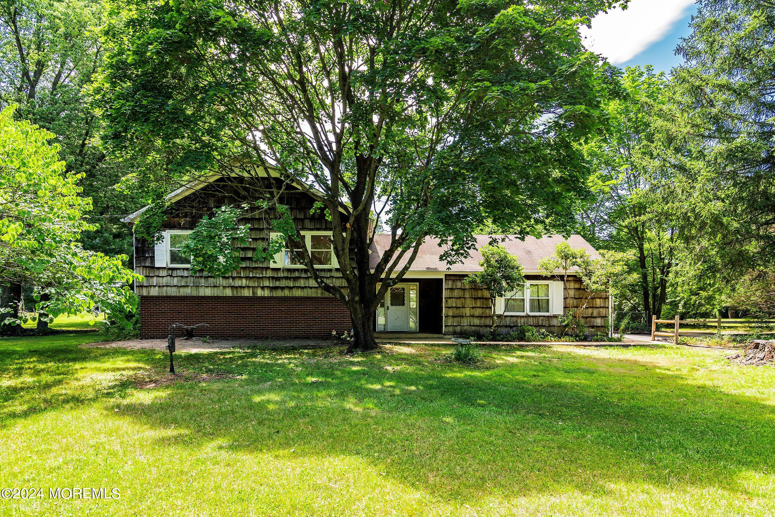 Colts Neck Rd, Farmingdale, NJ 07727