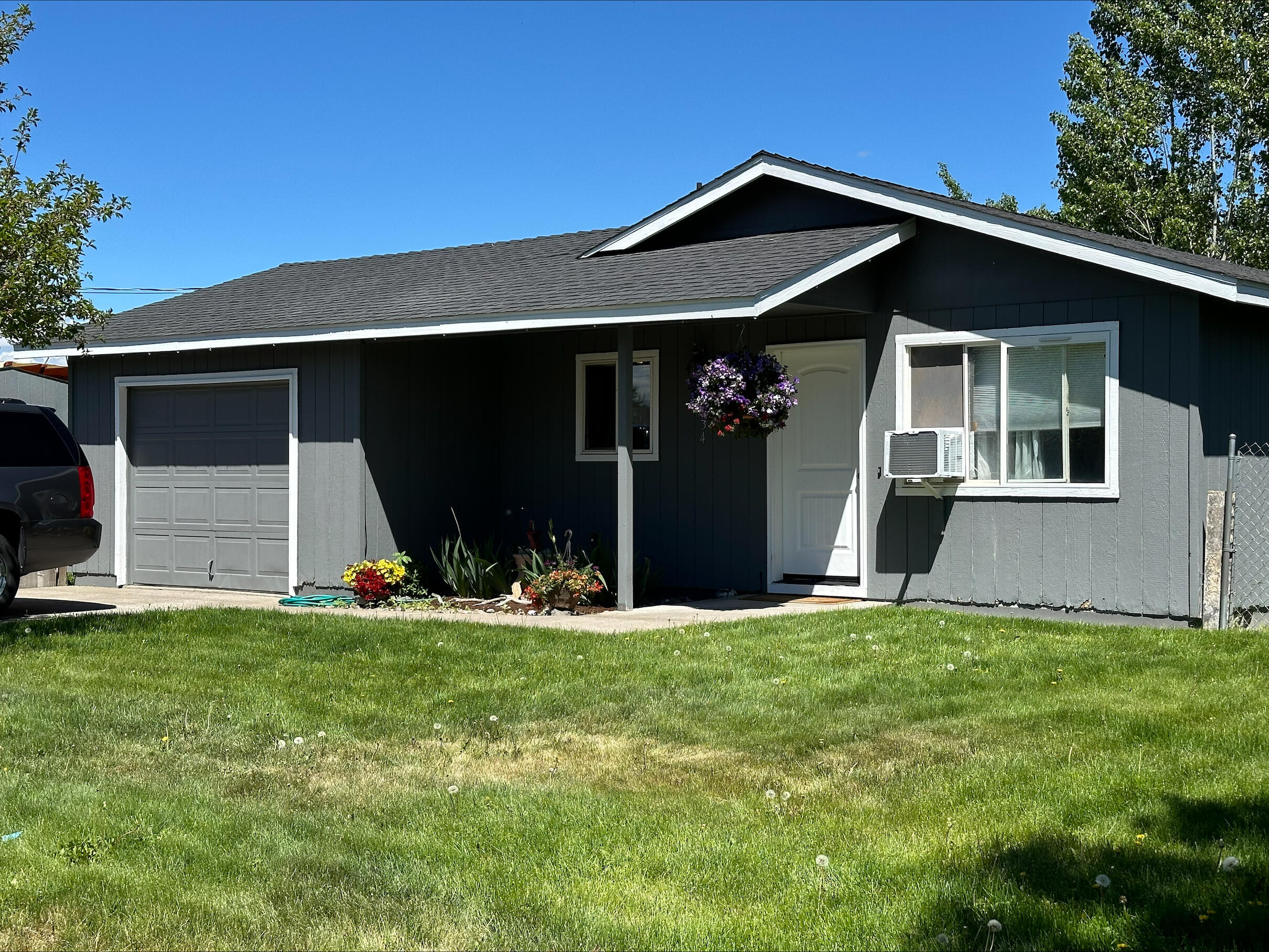 29th St, Redmond, OR 97756