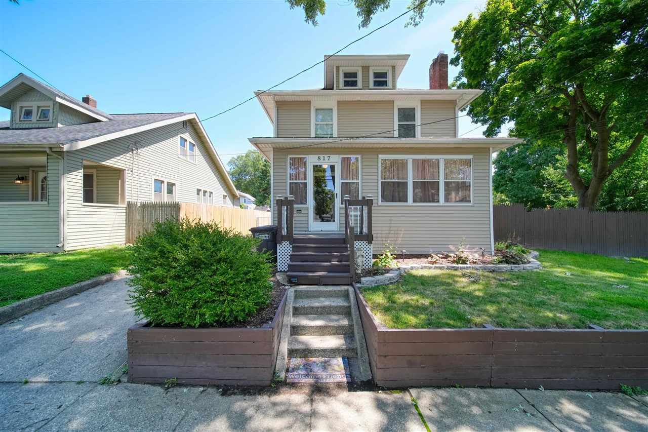 Eaton St, Jackson, MI 49202