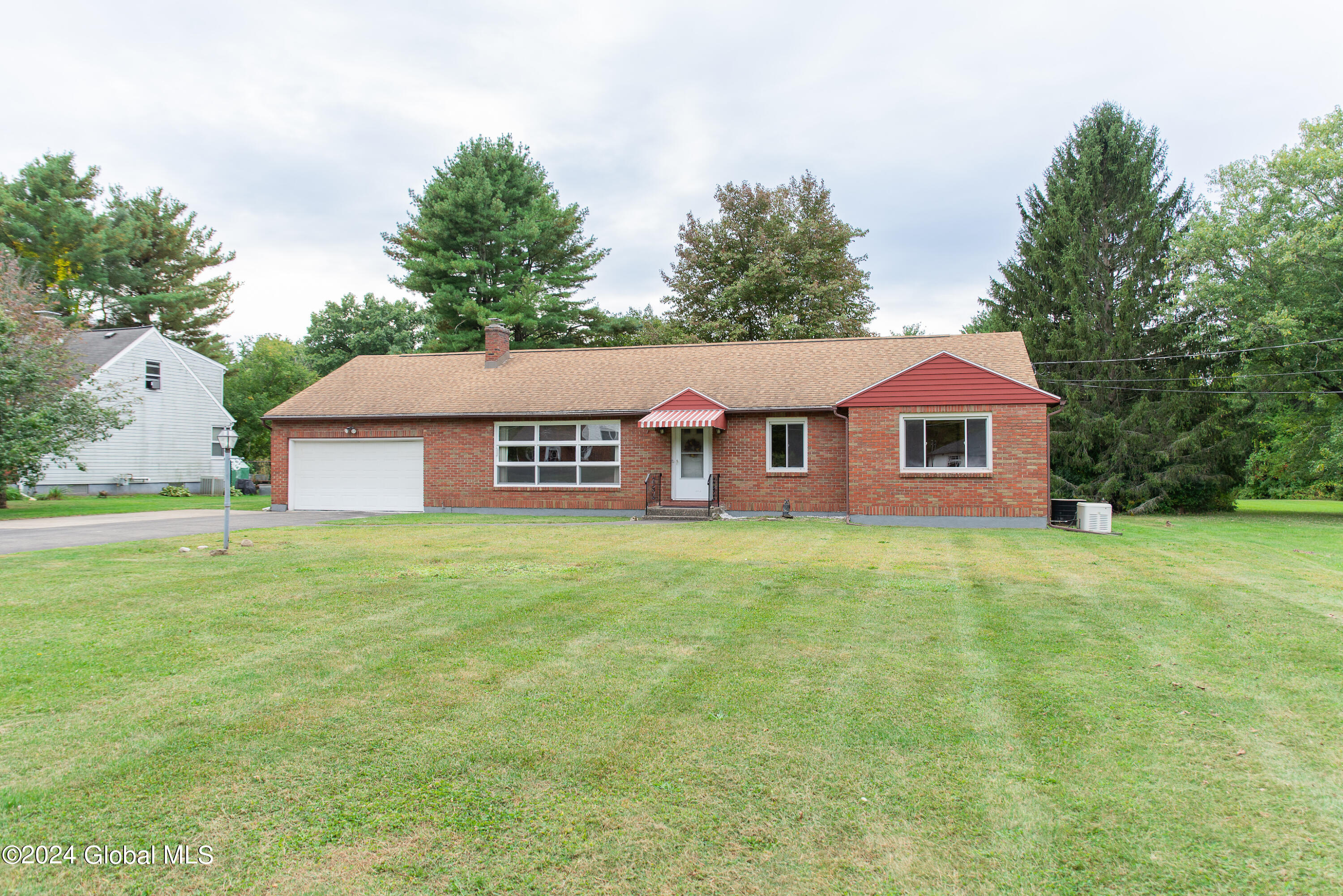 Wing Rd, Rexford, NY 12148