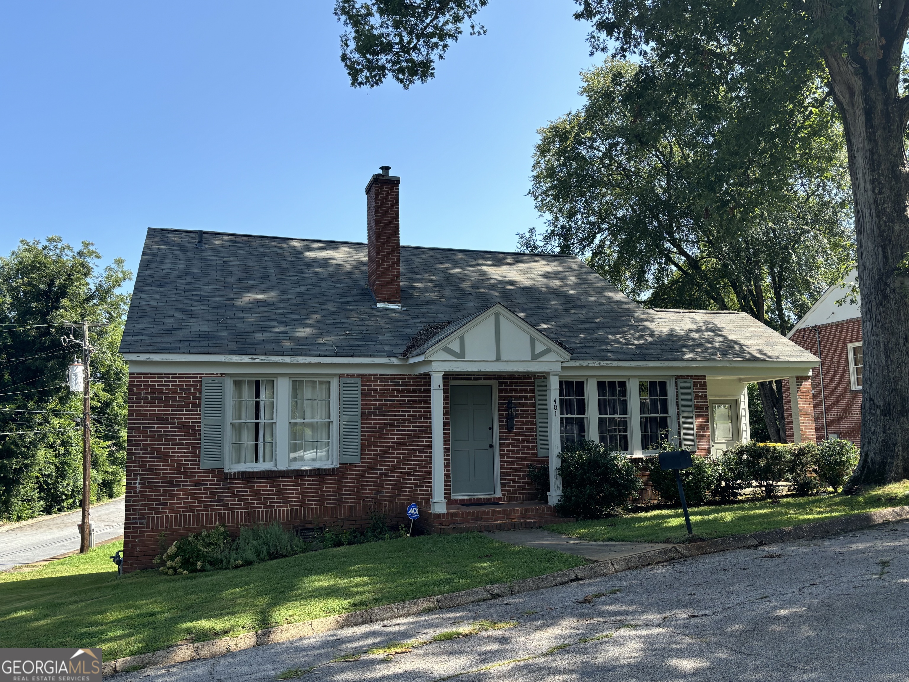 4th St, West Point, GA 31833