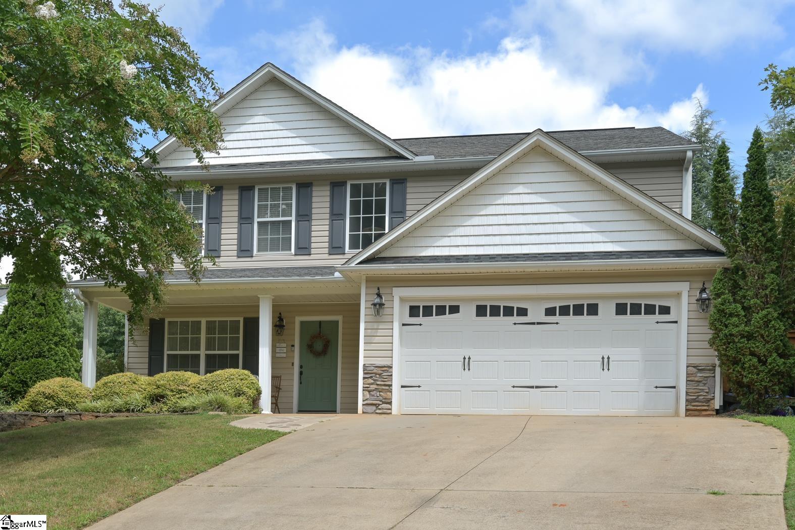 Oak Cir, Easley, SC 29640