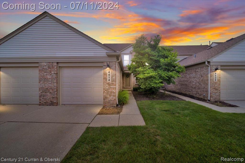 Hunters Cir, Canton, MI 48188