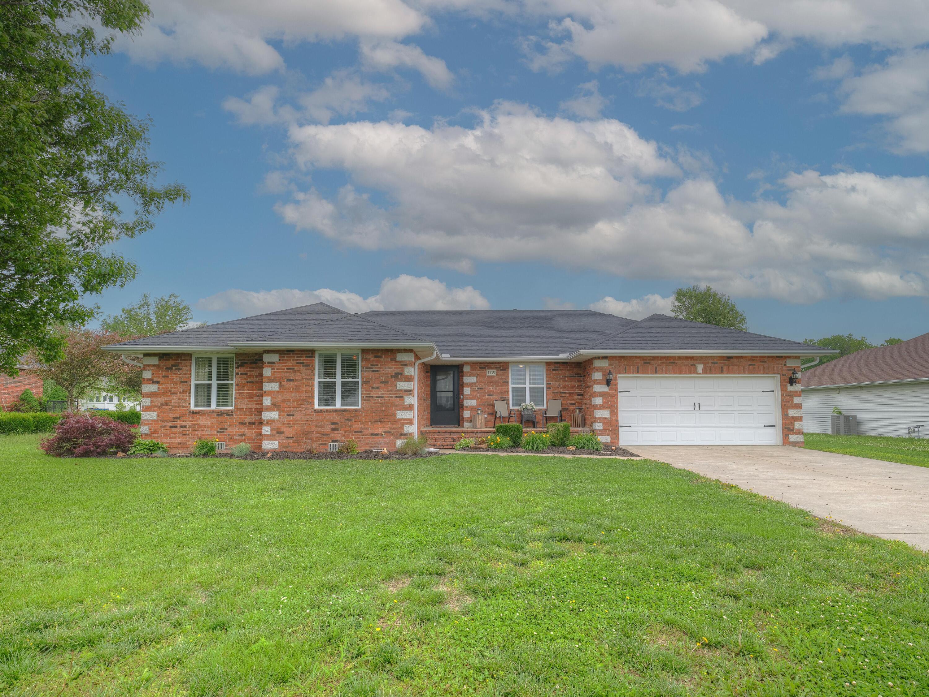 Airport Dr, Carthage, MO 64836