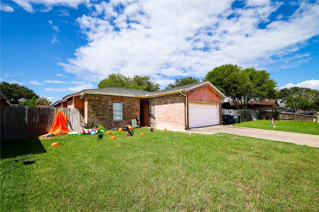 Camargo Dr, Corpus Christi, TX 78415