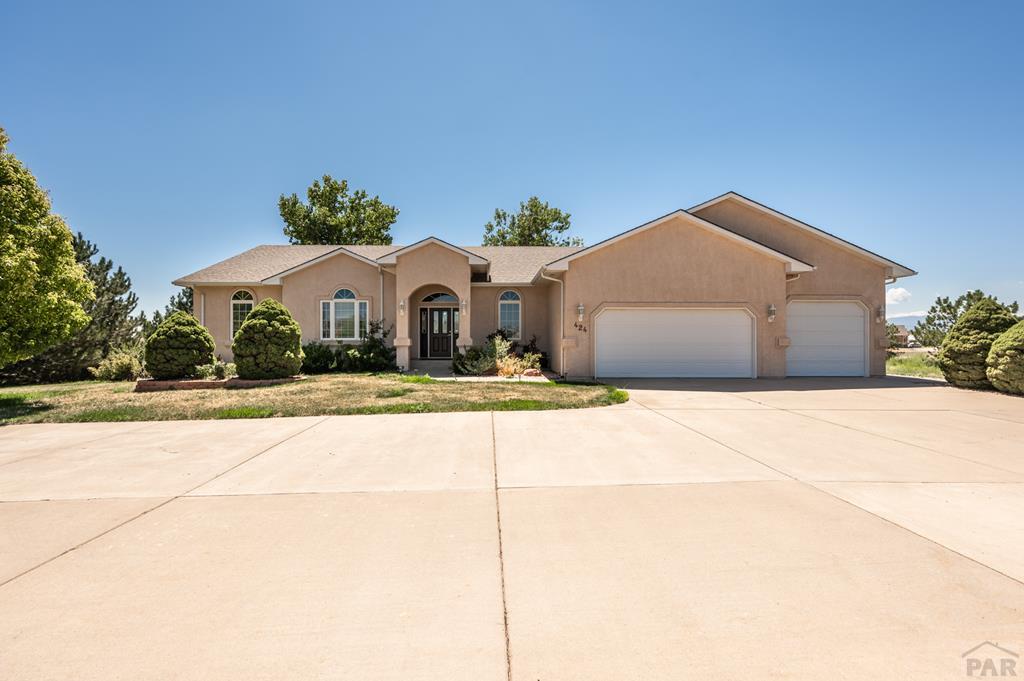 Avenida Del Oro , Pueblo, CO 81007