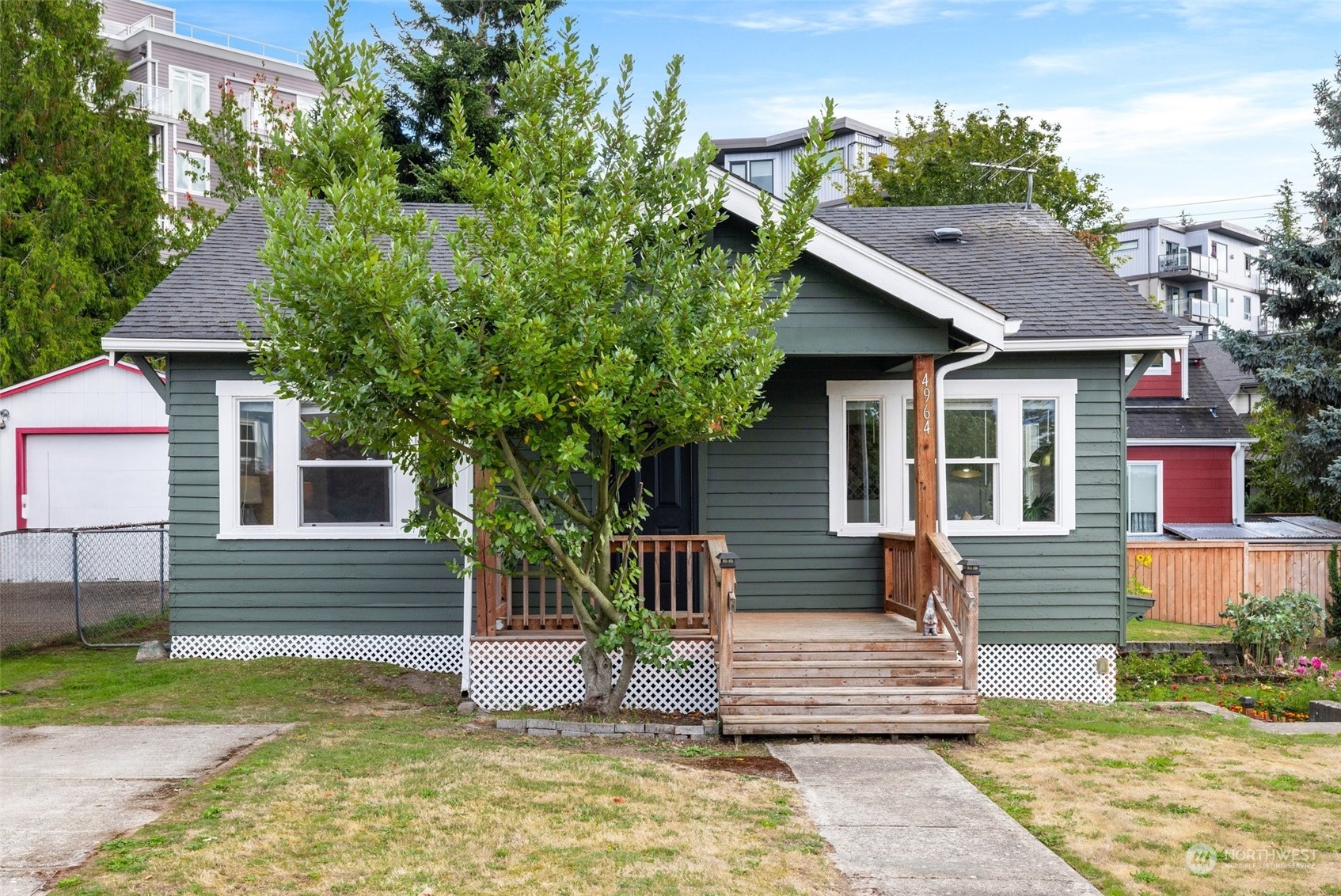 Lewis Pl, Seattle, WA 98116