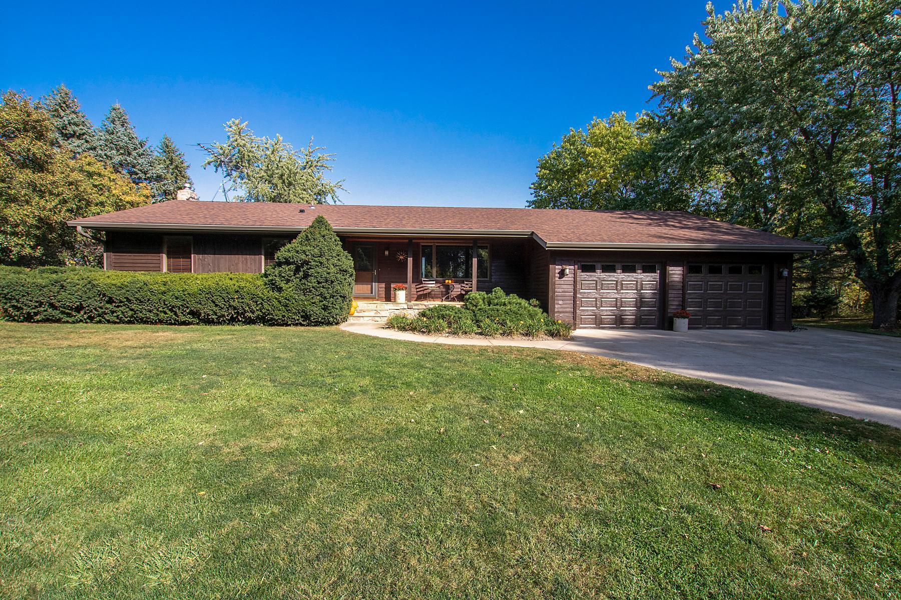 Vista Rd, Hutchinson, MN 55350