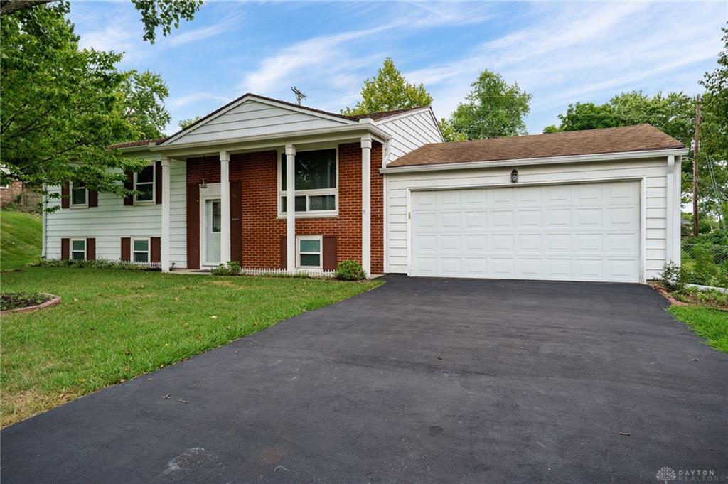 Rivercliff Ln, Dayton, OH 45449