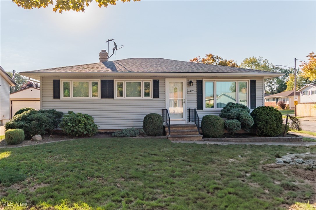 Starlight Dr, Cleveland, OH 44109