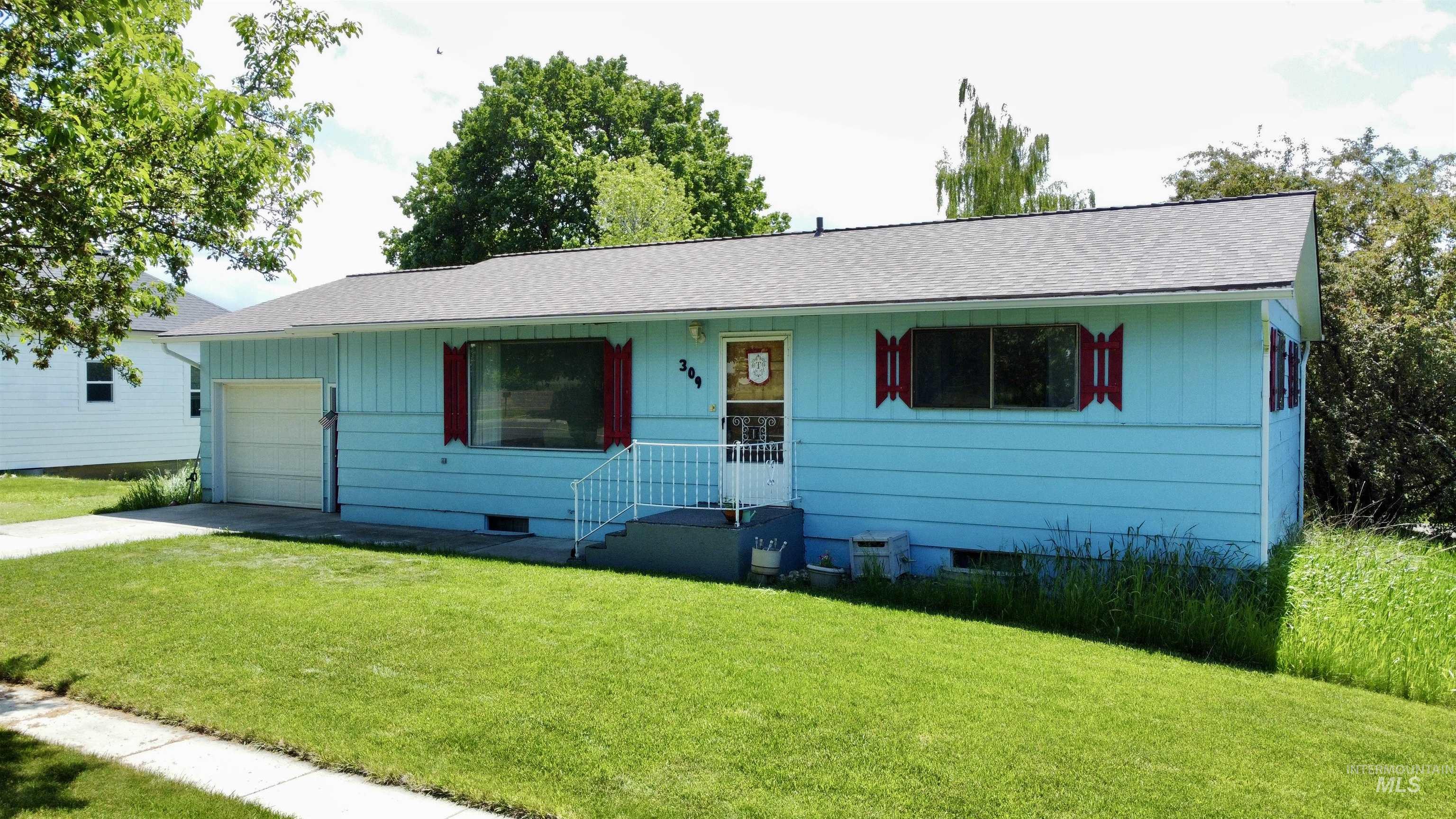Main St, Craigmont, ID 83523