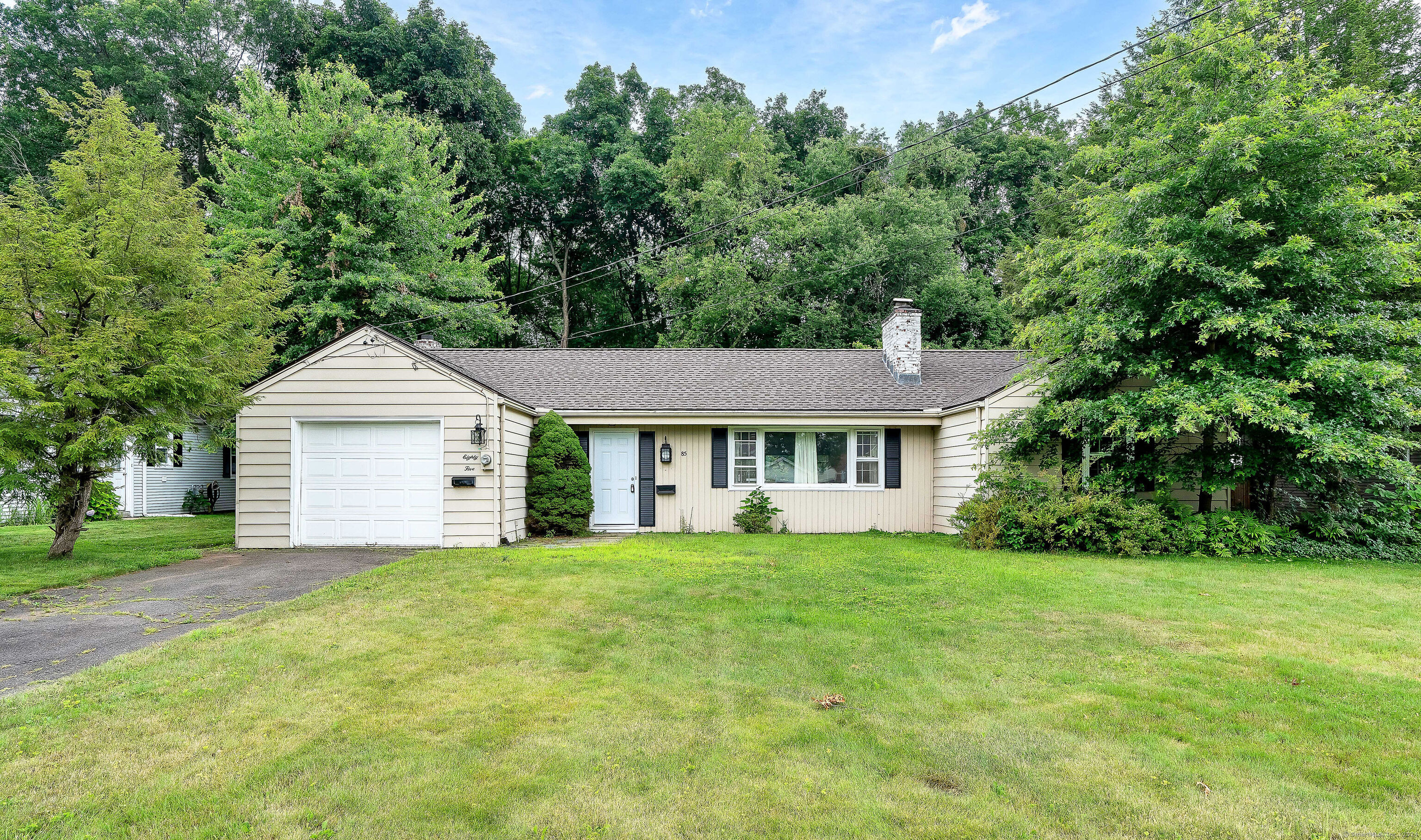 Sunset Rd, Newington, CT 06111