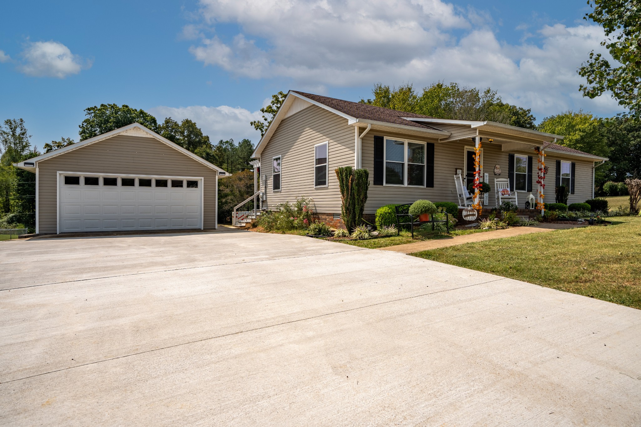 Crystal St, Lawrenceburg, TN 38464